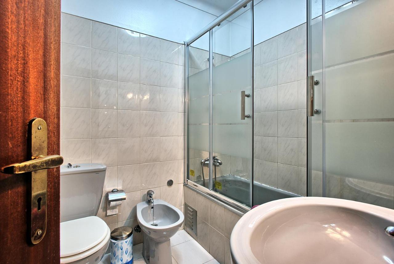 Garden Cristo Rei Apartment ลิสบอน ภายนอก รูปภาพ