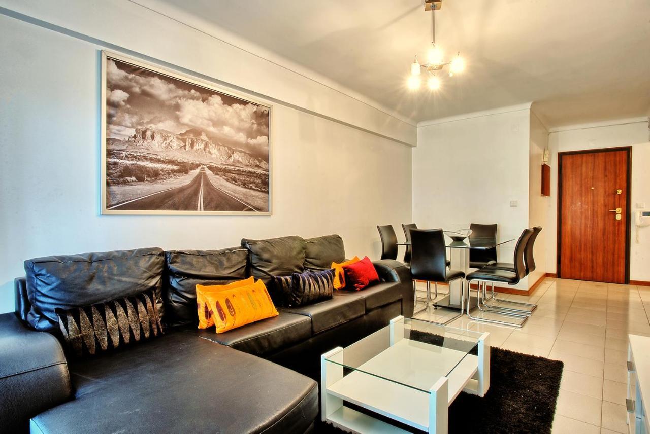 Garden Cristo Rei Apartment ลิสบอน ภายนอก รูปภาพ